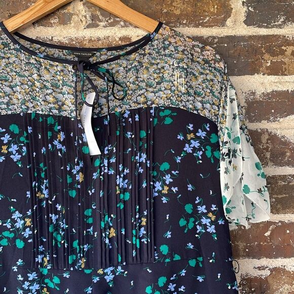 Ann Taylor Floral Pleated Mini Dress Size 0 - Picture 3 of 7